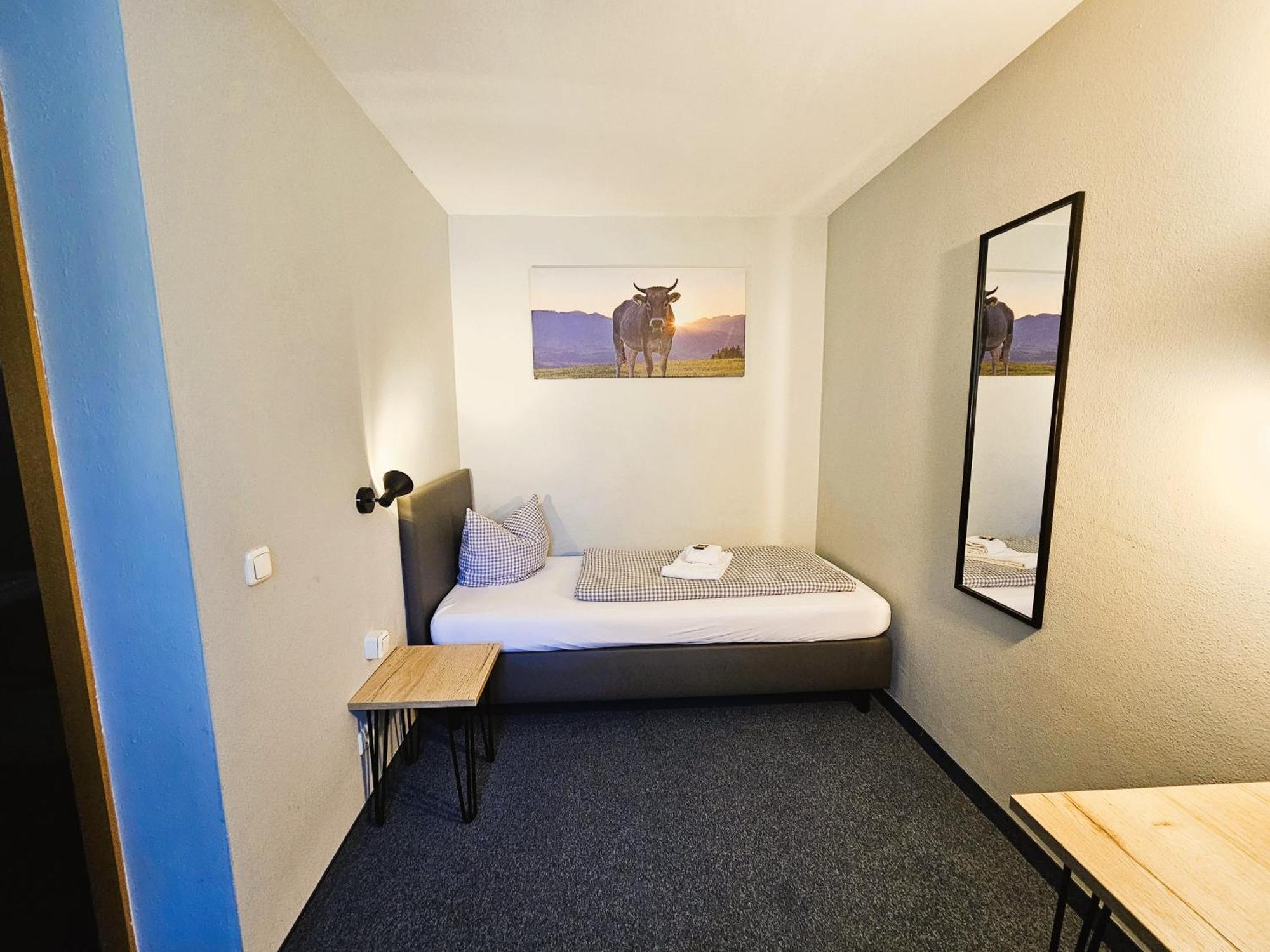 Novitel Pension Pliening - München Messe Exterior foto